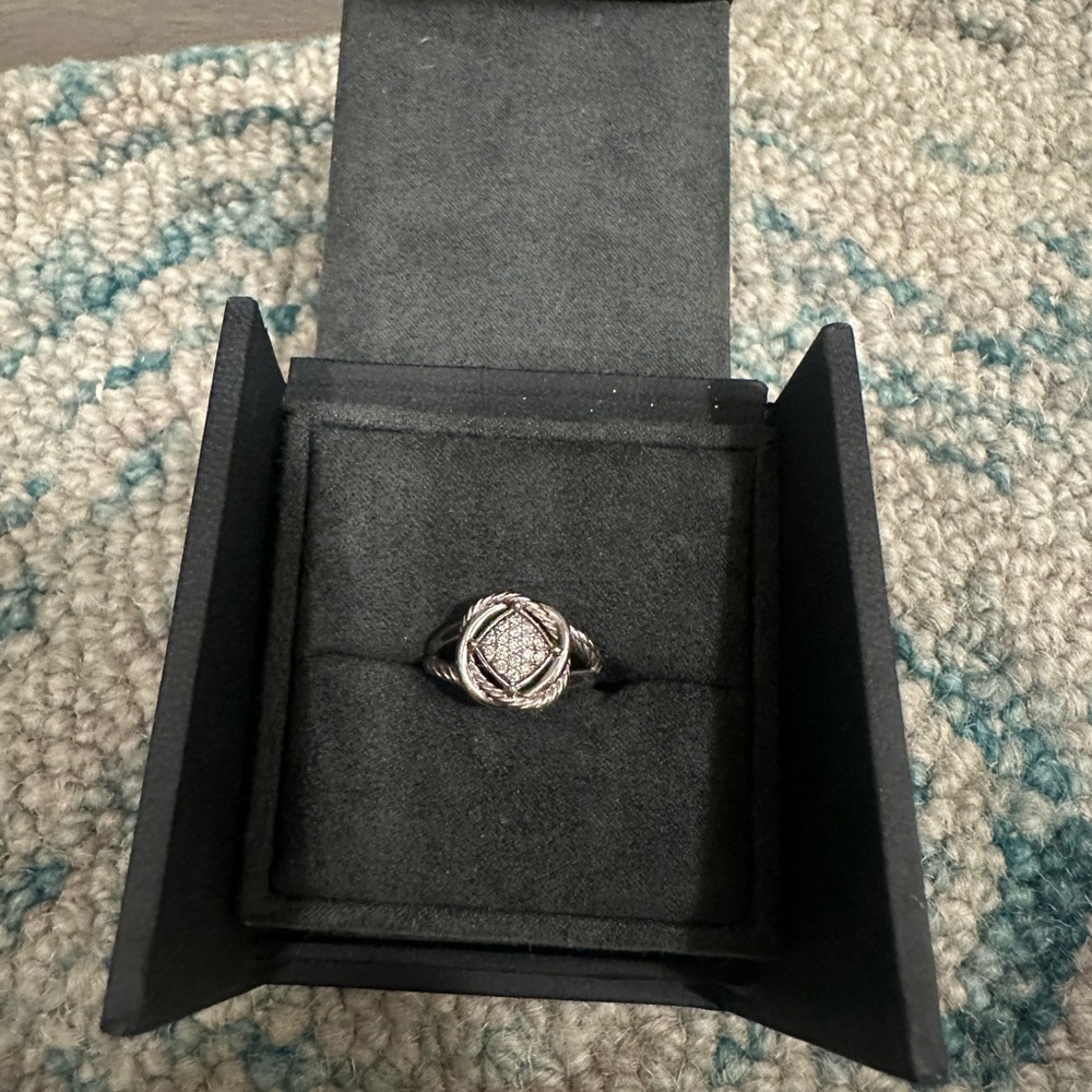 David Yurman Infinity Ring with Diamonds